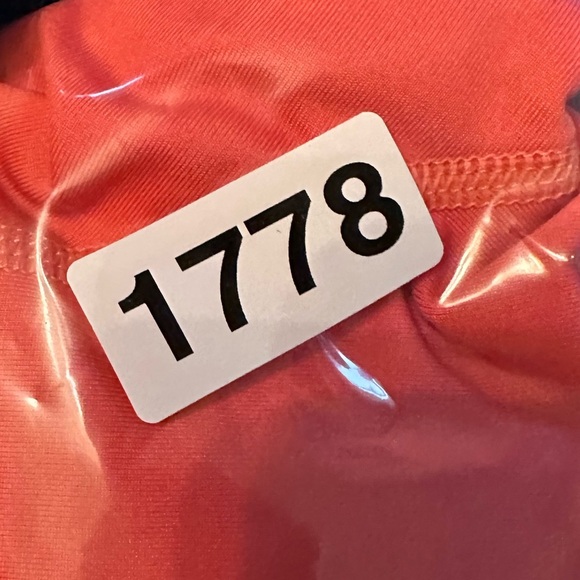 Women’s Under Armour Deep Pink Long Sleeve Turtleneck Base-layer size L #1778 - Picture 7 of 7